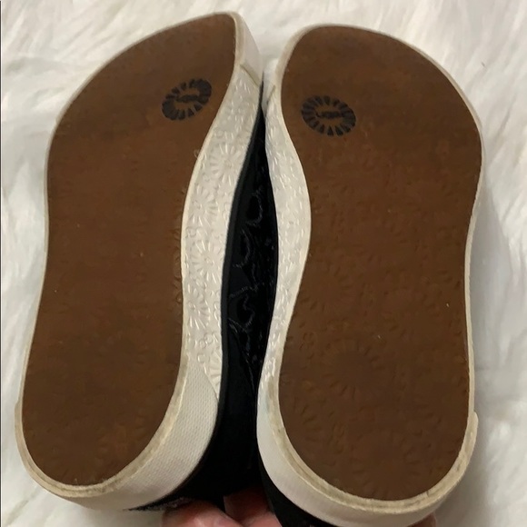 UGG Ladies Shoes - Picture 11 of 13